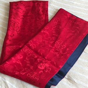 100% Silk reversible long scarf (NWOT)